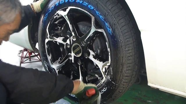 ハイエースのタイヤをホワイトレターにしてみた　HIACE　TOYO H20