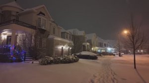 Расслабляющая Ночная прогулка по снегу в пригороде Торонто 4K