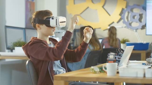 Finding Your Digital Balance in the Offline & Online Worlds смотреть онлайн