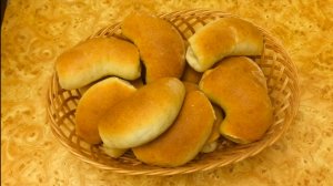 Рогалики сдобные на закваске с кунжутом