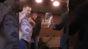 Разбивания стекла Сергей Листопад