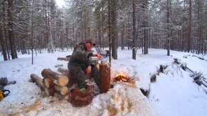 Поехал в лес строить столик на берегу таёжной реки. 1/2 серия