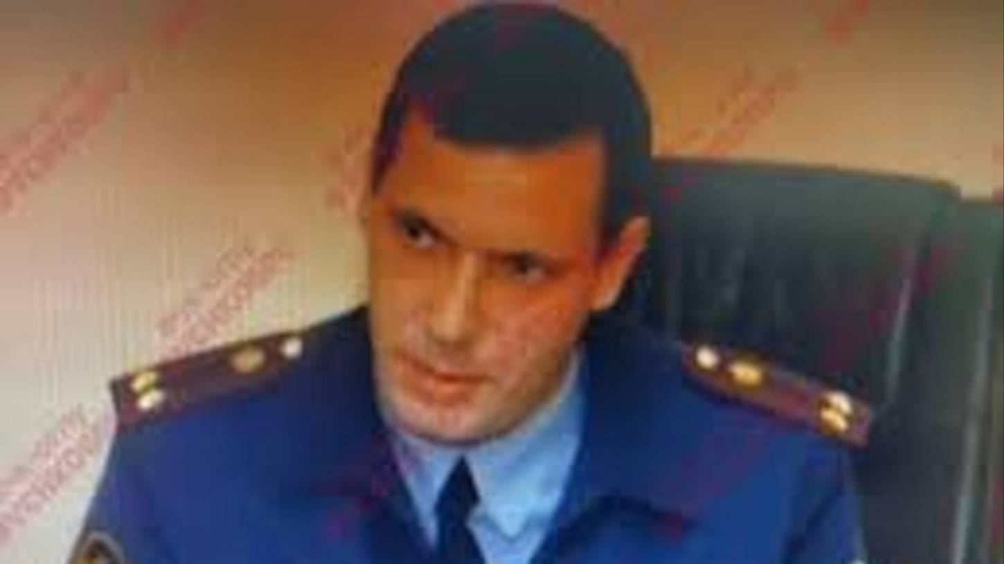 За крупную взятку арестован начальник Смоленского следственного изолятора Денис Михлик смотреть онлайн