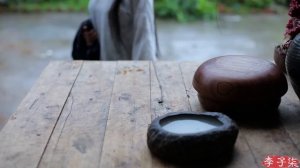 Научу вас блюду без стресса клейкие рисовые свиные ребрышки с листом лотоса.