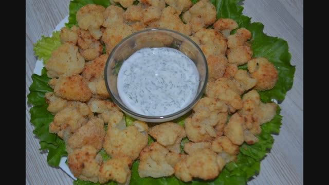 Цветная капуста в духовке - отличная закуска, полезный перекус! Готовим очень быстро и просто! смотреть онлайн