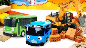 Игрушки для детей: машинки помощники и Автобус Тайо. Дорожные работы