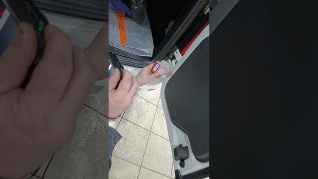 Замер толщины ЛКП правой двери багажника Лада Ларгус 2024 г.в.