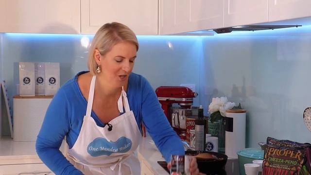 One Handed Baker - Easy Family Nachos смотреть онлайн