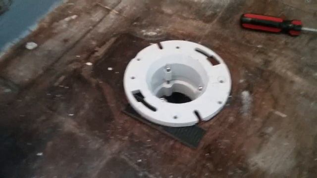 PVC Toilet Flange Installed on Cast Iron Drain - Tips смотреть онлайн