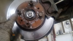 Как открутить ступичную гайку