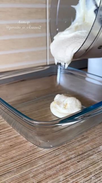 Двухслойная творожная запеканка с манкой на завтрак