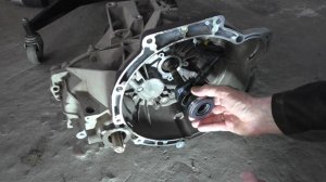 Замена сцепления и выжимного на Ford Focus 3 1,6 Форд Фокус 2013 года 2часть