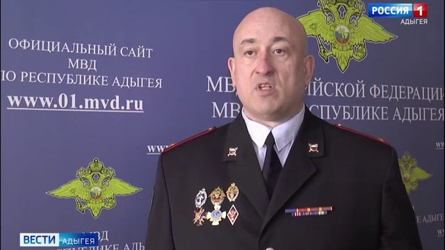 Полицией Майкопа задержан подозреваемый в повреждении надгробных памятников в станице Ханской смотреть онлайн