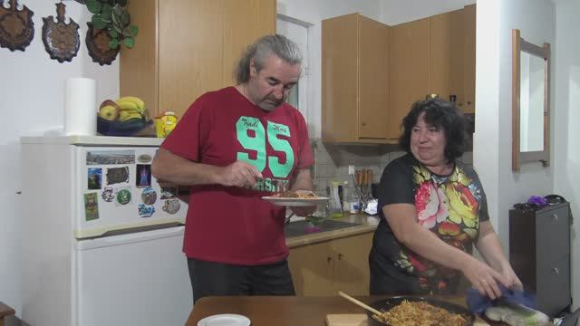 Греческая кухня / Гюветси / Говядина тушёная с макаронными изделиями