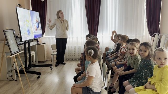 Слушание музыки "Картинная галерея в детском саду". Старшая группа "Зефирки"