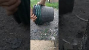 Шланг поливочный храним на зиму.