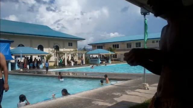 KBL - It's More Fun in the Philippines смотреть онлайн