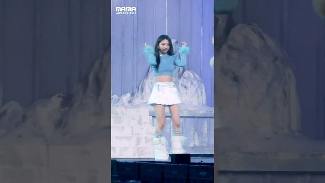 [Plus Cam] SAKURA (사쿠라)│LE SSERAFIM(르세라핌) - ANTIFRAGILE│@2022 MAMA AWARDS смотреть онлайн