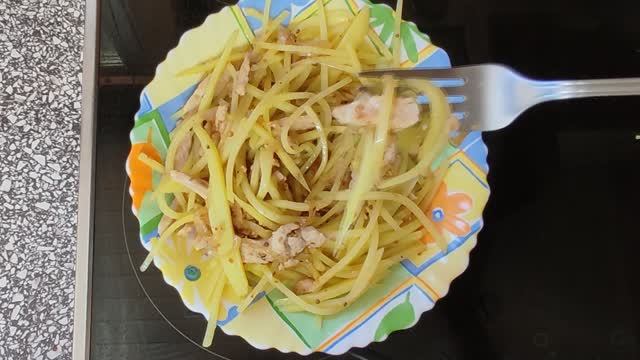 Камди-ча: корейский салат из картофеля с мясом