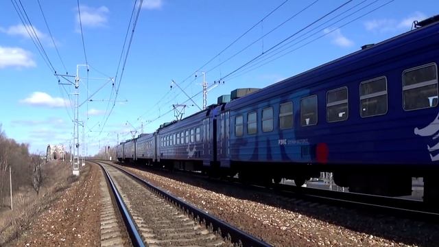 Электропоезд ЭД4М-0403 «РЭКС» и приветливая бригада смотреть онлайн