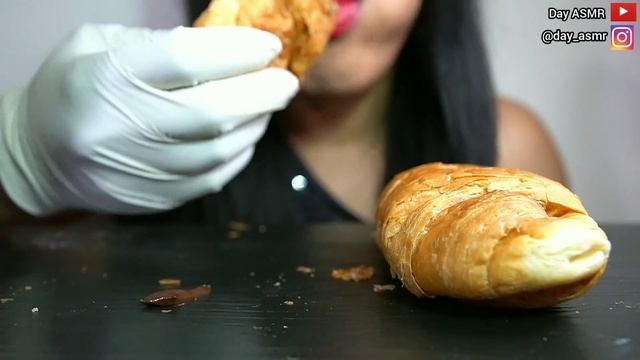 ASMR | 7 Days Soft Croissant *RELAXING EATING SOUNDS* NO TALKING смотреть онлайн