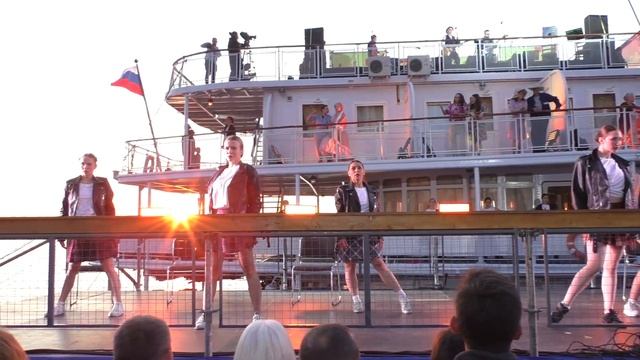 Группа Чайф - В ее глазах (Фестиваль Город встреч, Пермь 2023) смотреть онлайн