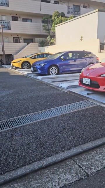 Три машинки под окном.... смотреть онлайн