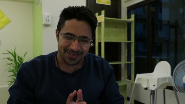 WIKITONGUES: Krishna speaking Hindi смотреть онлайн