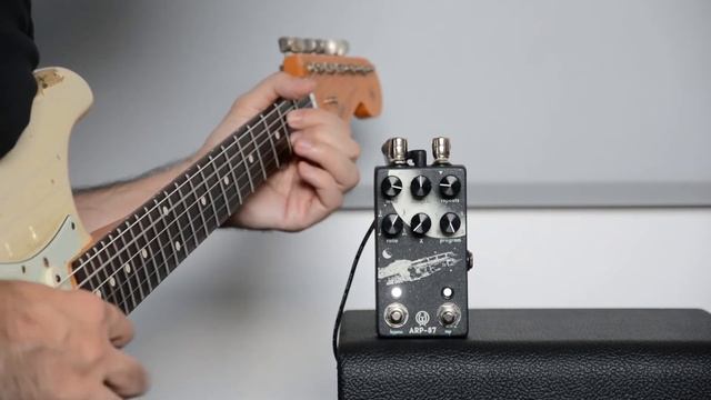Walrus Audio ARP-87 Multi-Functional Delay Guitar Effect Pedal смотреть онлайн