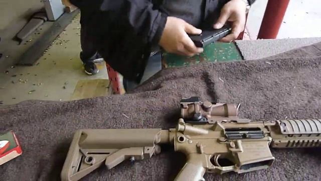 美國SR15突擊步槍 смотреть онлайн