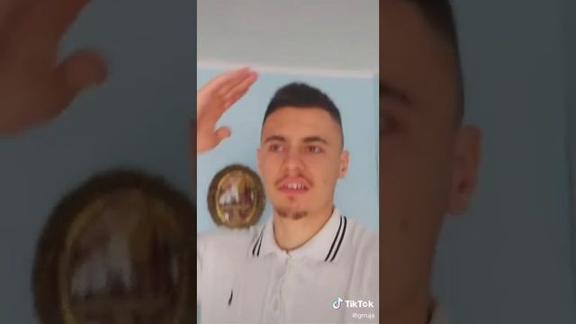 GRRUJA (Ciga pljačka na aerodrom) смотреть онлайн