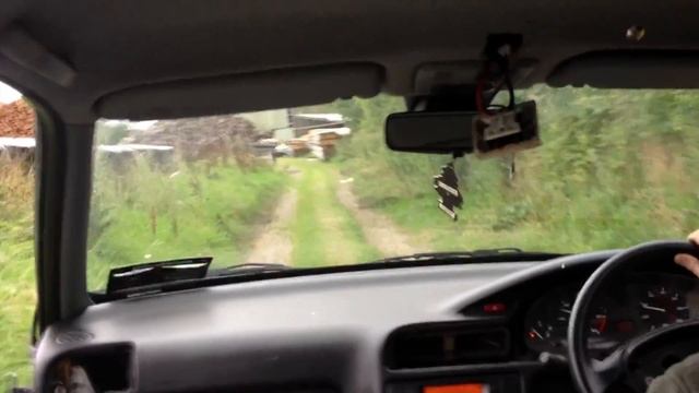 Driving round the fields in a 406 смотреть онлайн