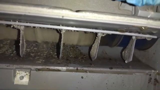 Сервисное обслуживание кондиционеров с мойкой низкого давления. А Ваш кондиционер чистят также? смотреть онлайн