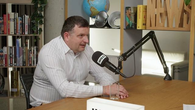 „Vadí nám, že bychom měli bonzovat zákazníky.“ Mobilní operátoři se bouří proti novele zákona o ČT смотреть онлайн