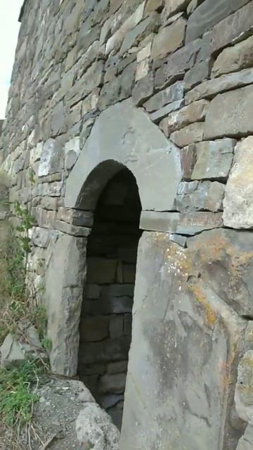 Для чего служил этот камень в жилых башнях. ЧЕЧНЯ