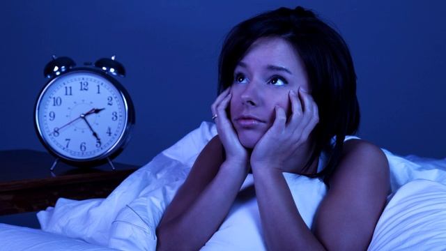 10 ПОВСЕДНЕВНЫХ ВЕЩЕЙ, УБИВАЮЩИХ НАШУ ПАМЯТЬ смотреть онлайн