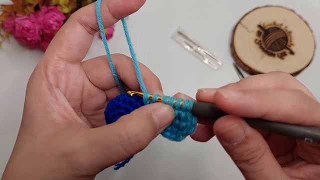 How to Crochet Tunisian Flower Hair Tie (with English Subtitles) смотреть онлайн