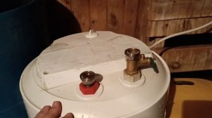 Как я сливаю назиму воду из водонагревателя!