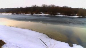 Прошлись по двум дамбам. Затем сходили на речку.