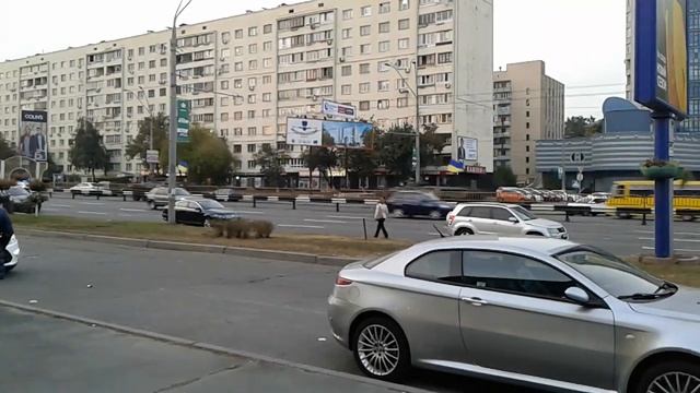 По проспекту Победы проехали БТР смотреть онлайн
