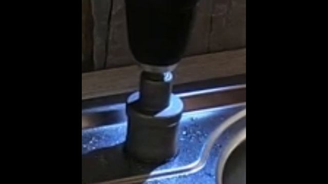 вырез отверстия для смесителя в раковине смотреть онлайн