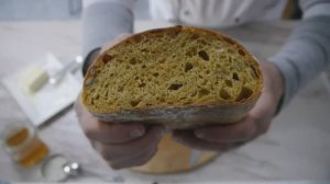 Морковный хлеб с тыквенными семечками на закваске.
