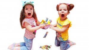 Настя устроила веселые соревнования дома