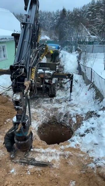 Бурение колодца машиной в плывуне смотреть онлайн