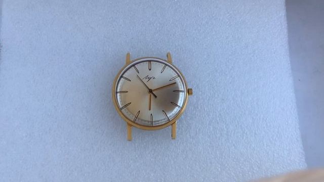 Мужские наручные часы Луч СССР черные с узорами в позолоте