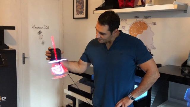 Hologramme 3D - Hélice hologramme flottant Paris - Interactive Studio смотреть онлайн