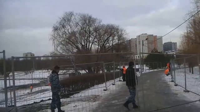 Парк Дружбы установка забора 14.12.15(5)