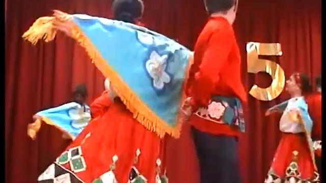 21.01.2011 г. 125 лет школе 4 ч. Танцуют педагоги.mpg смотреть онлайн