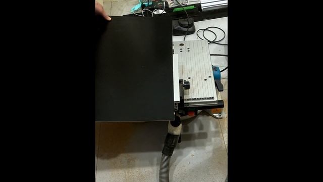 Пилим заднюю стенку по ширине. Торцовочная пила Makita смотреть онлайн