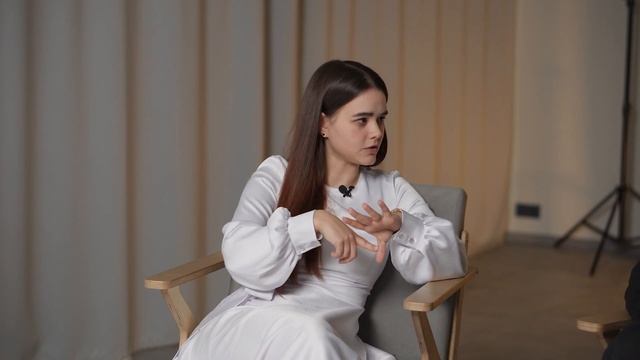 Clever Russians: typical Russian man and woman смотреть онлайн